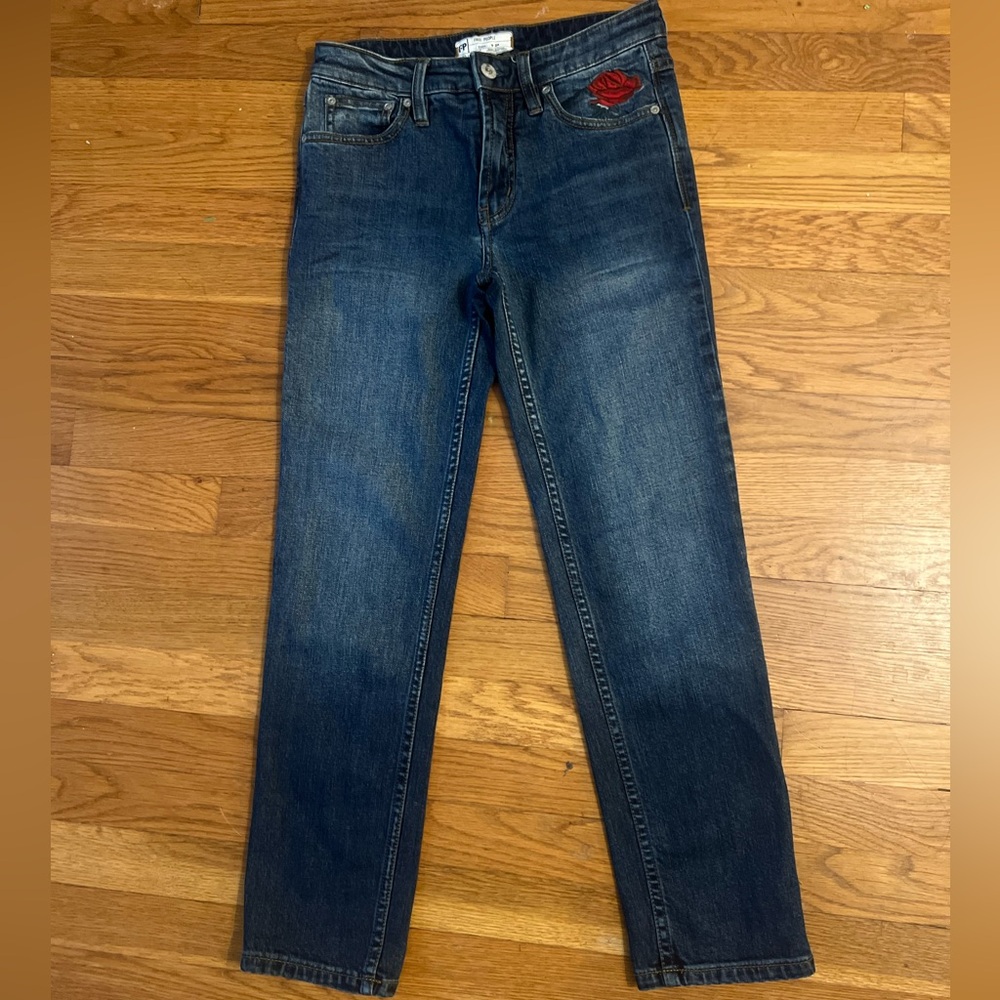 FREE PEOPLE Embroidered Jeans 🌹